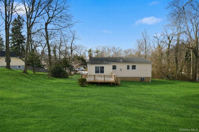 23 Amagansett Drive, Sound Beach, NY 11789