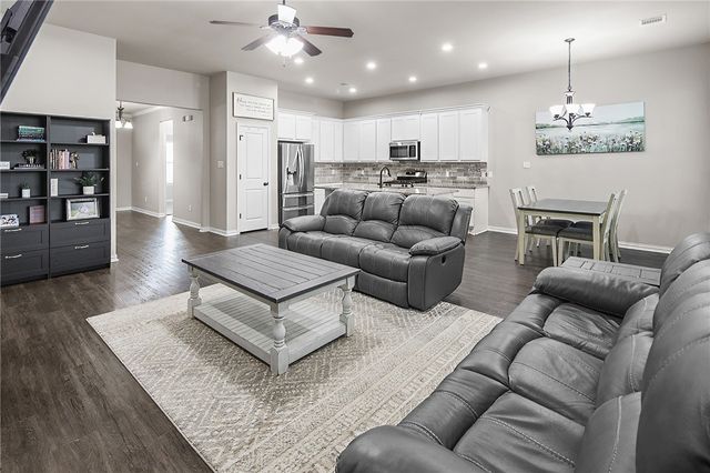 6327 Spartan Drive, College Station, TX 77845