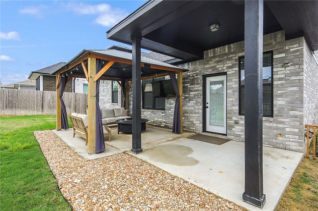 6327 Spartan Drive, College Station, TX 77845