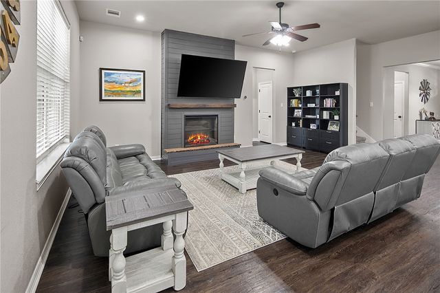 6327 Spartan Drive, College Station, TX 77845