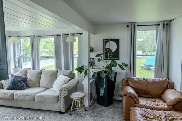 1815 E Lake Drive, Novi, MI 48377