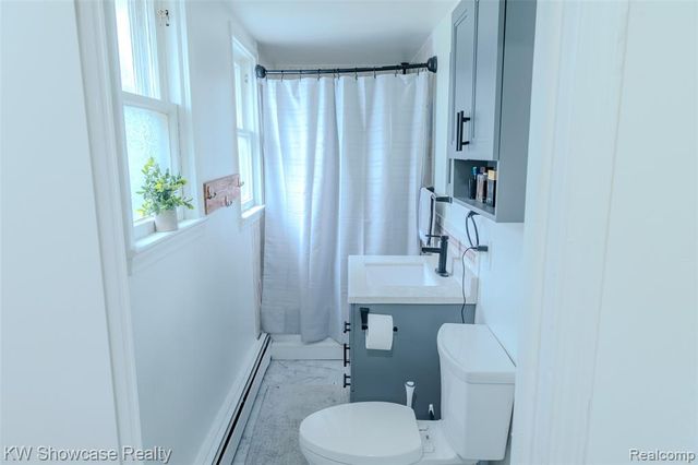 1815 E Lake Drive, Novi, MI 48377