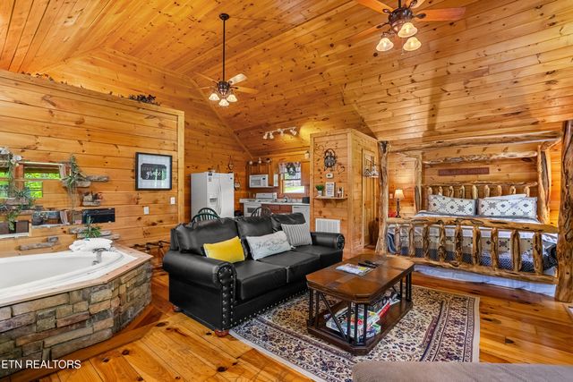 1452 Cupid Way, Sevierville, TN 37876