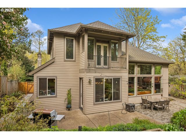 13932 SUNDELEAF Dr, Lake Oswego, OR 97034