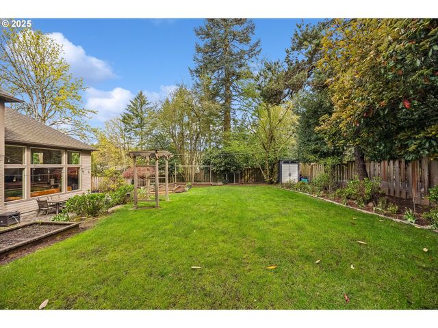 13932 SUNDELEAF Dr, Lake Oswego, OR 97034