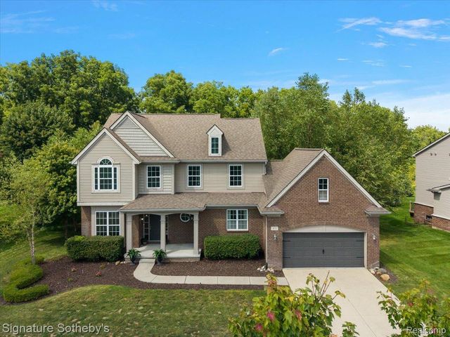 871 Wynstone Circle S, Oakland Charter Township, MI 48363