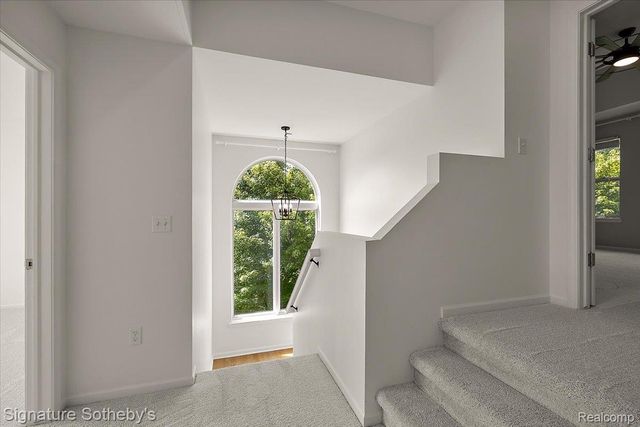 871 Wynstone Circle S, Oakland Charter Township, MI 48363