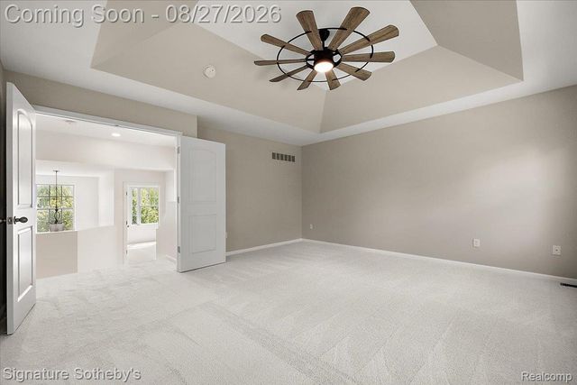 871 Wynstone Circle S, Oakland Charter Township, MI 48363