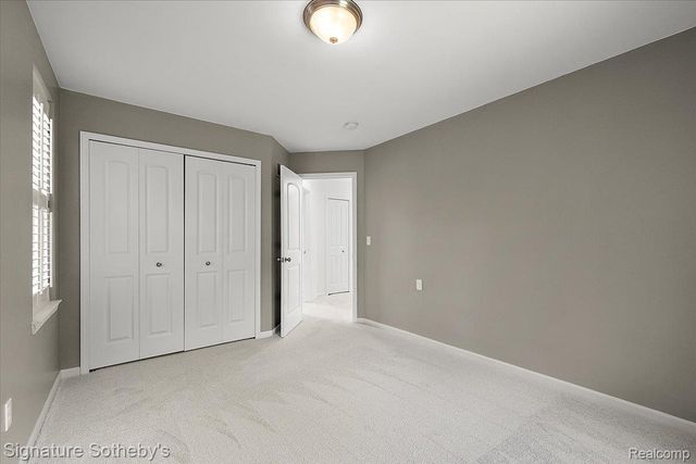 871 Wynstone Circle S, Oakland Charter Township, MI 48363