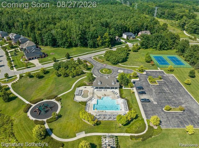 871 Wynstone Circle S, Oakland Charter Township, MI 48363