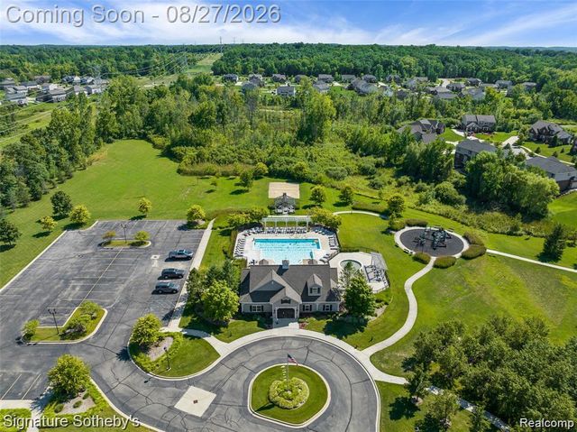 871 Wynstone Circle S, Oakland Charter Township, MI 48363