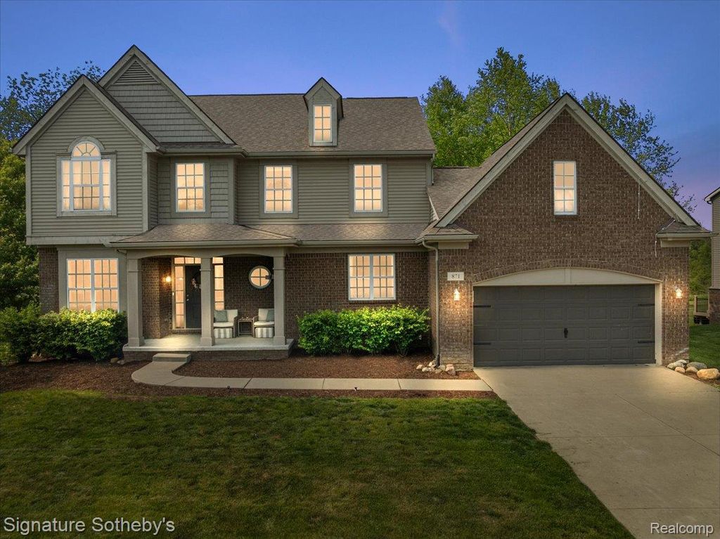 871 Wynstone Circle S, Oakland Charter Township, MI 48363
