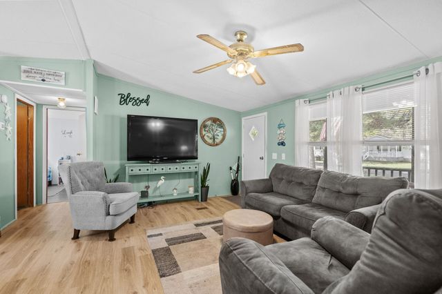 3254 Lyndon Dr., Little River, SC 29566