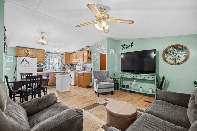 3254 Lyndon Dr., Little River, SC 29566