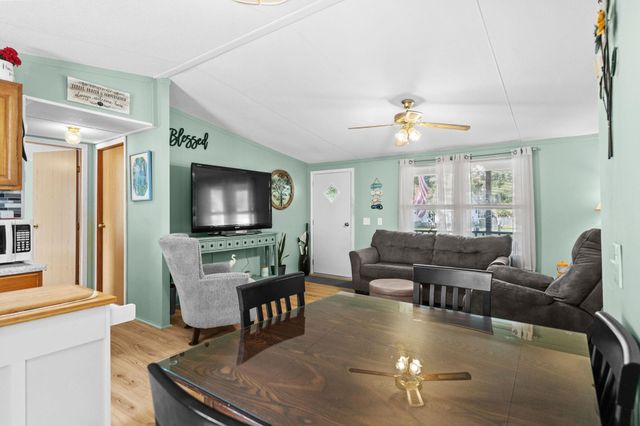 3254 Lyndon Dr., Little River, SC 29566