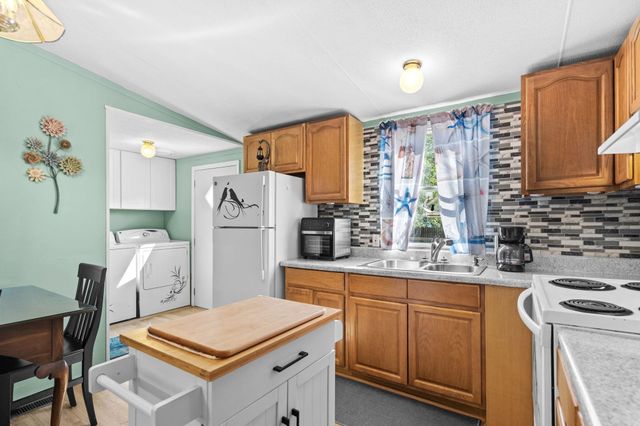3254 Lyndon Dr., Little River, SC 29566