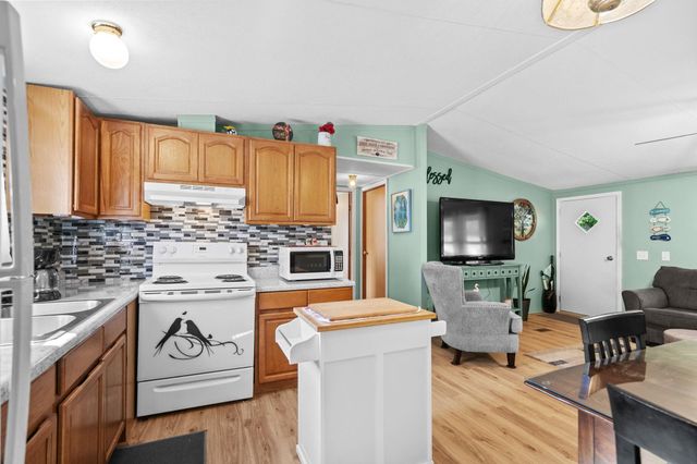 3254 Lyndon Dr., Little River, SC 29566
