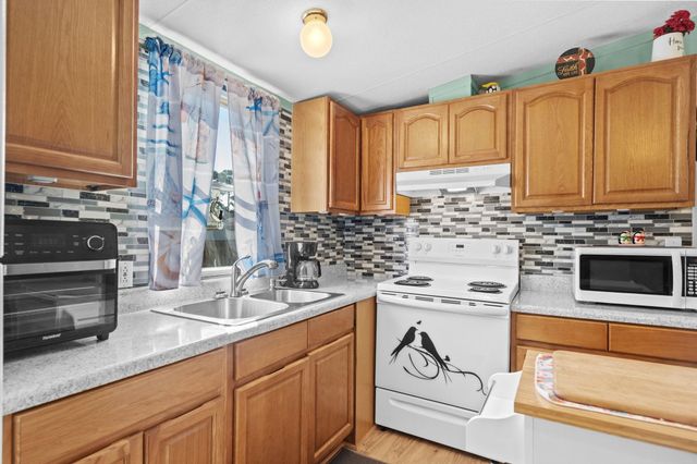 3254 Lyndon Dr., Little River, SC 29566