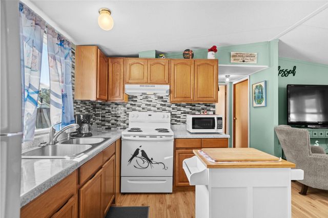 3254 Lyndon Dr., Little River, SC 29566