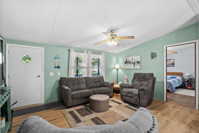 3254 Lyndon Dr., Little River, SC 29566
