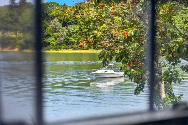 33 Horsefoot Rd, Dennis, MA 02638