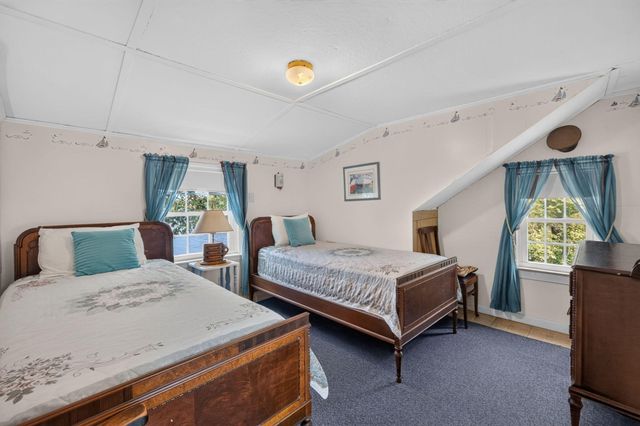 33 Horsefoot Rd, Dennis, MA 02638