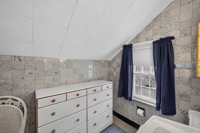 33 Horsefoot Rd, Dennis, MA 02638