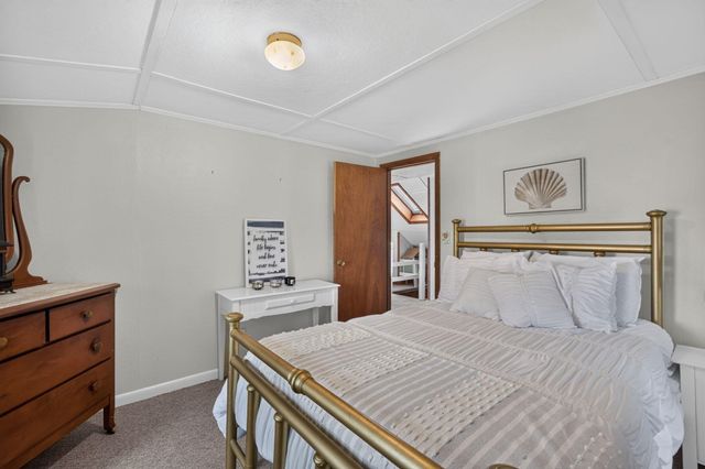 33 Horsefoot Rd, Dennis, MA 02638