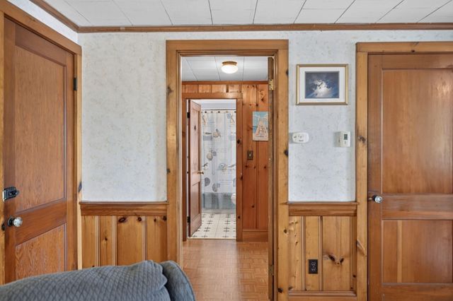 33 Horsefoot Rd, Dennis, MA 02638