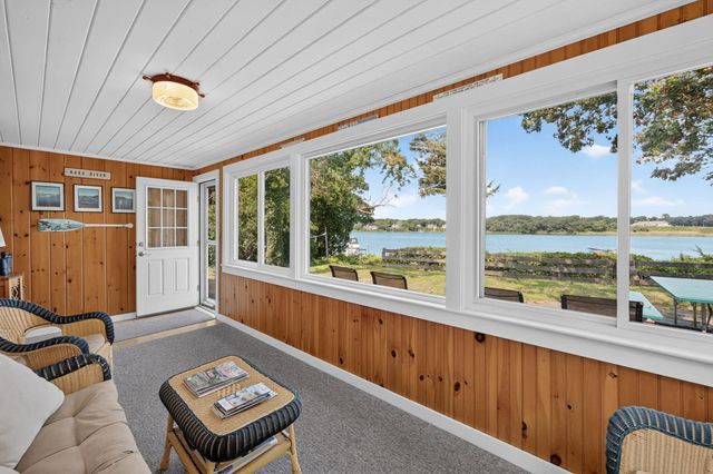 33 Horsefoot Rd, Dennis, MA 02638