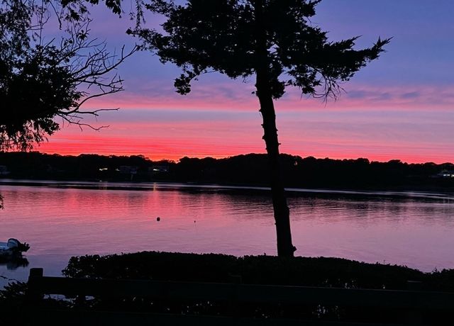 33 Horsefoot Rd, Dennis, MA 02638