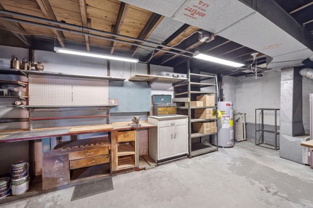 33 Horsefoot Rd, Dennis, MA 02638