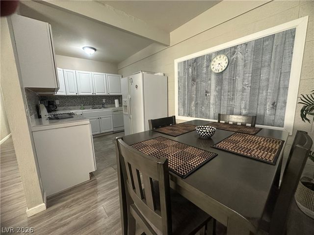 1312 East Saint Louis Avenue, Las Vegas, NV 89104