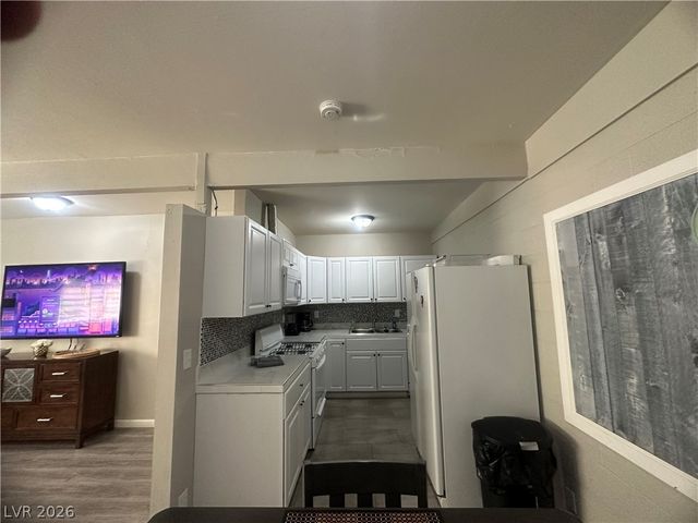 1312 East Saint Louis Avenue, Las Vegas, NV 89104