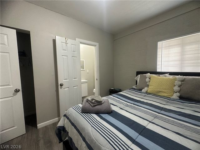 1312 East Saint Louis Avenue, Las Vegas, NV 89104