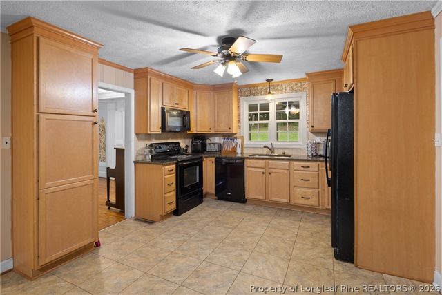 2712 Skye Drive, Fayetteville, NC 28303