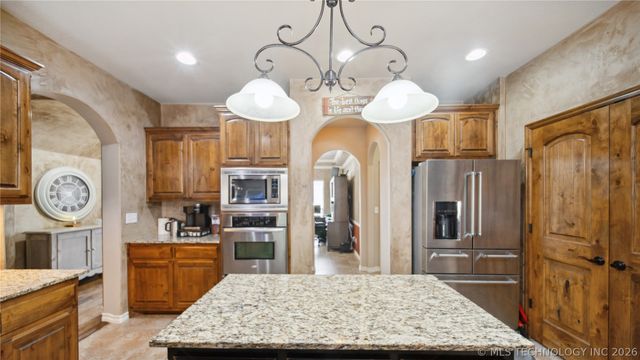 14338 S Hudson Avenue, Bixby, OK 74008