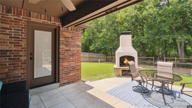14338 S Hudson Avenue, Bixby, OK 74008