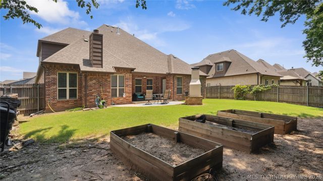 14338 S Hudson Avenue, Bixby, OK 74008