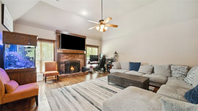 14338 S Hudson Avenue, Bixby, OK 74008