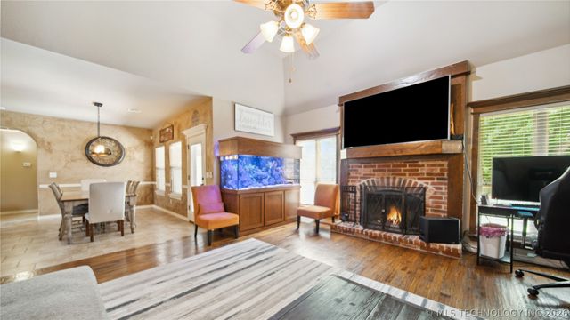 14338 S Hudson Avenue, Bixby, OK 74008