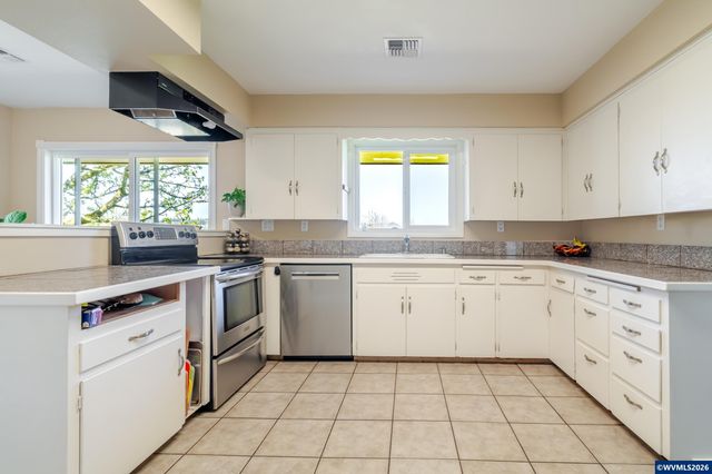 1047 Northview Ln NW, Albany, OR 97321