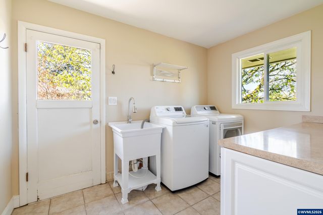 1047 Northview Ln NW, Albany, OR 97321