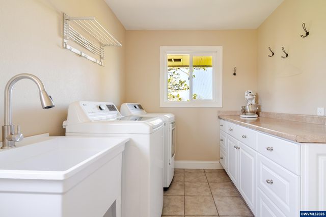 1047 Northview Ln NW, Albany, OR 97321