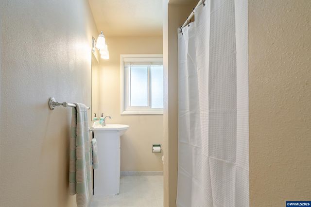 1047 Northview Ln NW, Albany, OR 97321