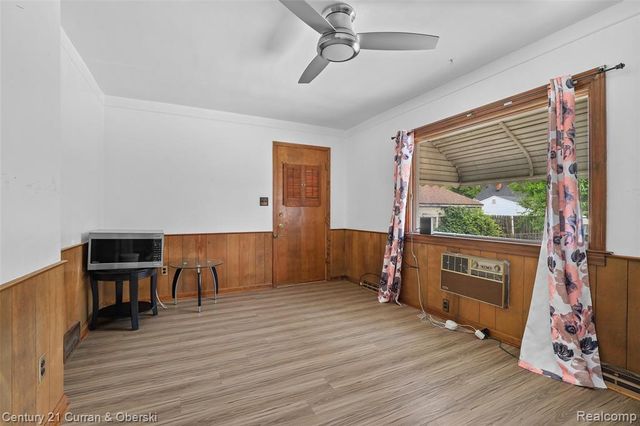 4155 Syracuse Street, Dearborn Heights, MI 48125