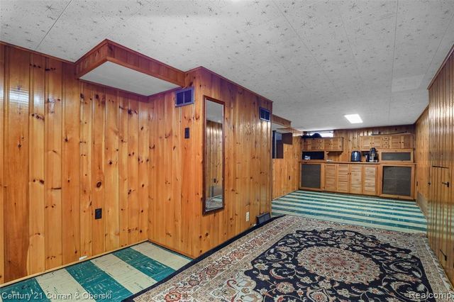 4155 Syracuse Street, Dearborn Heights, MI 48125