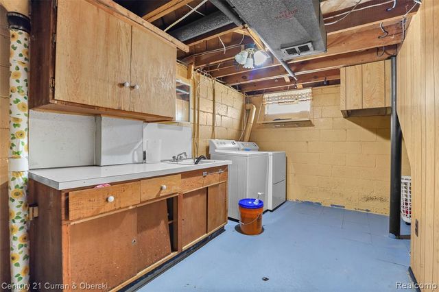 4155 Syracuse Street, Dearborn Heights, MI 48125