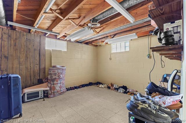4155 Syracuse Street, Dearborn Heights, MI 48125