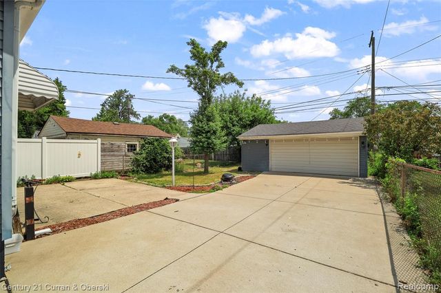 4155 Syracuse Street, Dearborn Heights, MI 48125